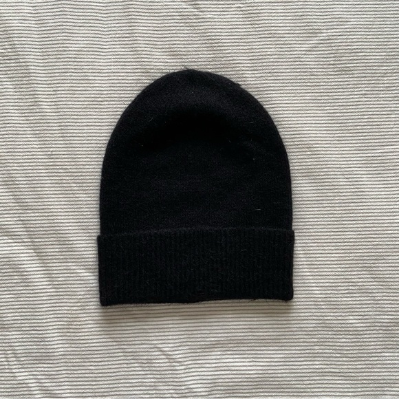 Aritzia Accessories - Aritzia Auxiliary Black Wool Blend Beanie Toque